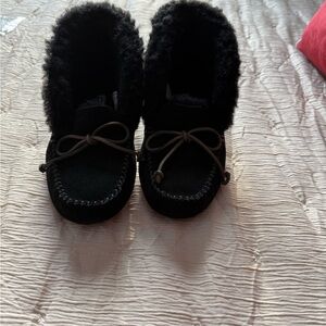 UGG Black Slippers with Bow